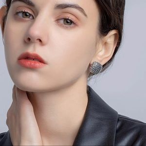 Antique Gold Plated Clip On Earrings. Lightweight.